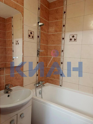 Сдам двухкомнатную (2-комн.) квартиру, Анатолия Гладкова ул, 8а, Красноярск г