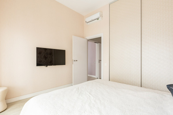 Продам многокомнатную квартиру, Таёжная ул, 8к2, Москва г