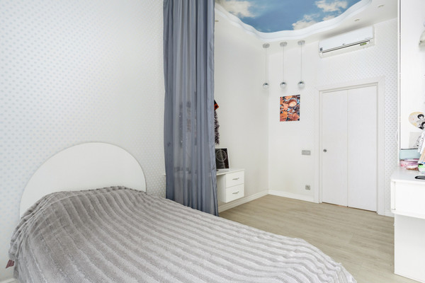 Продам многокомнатную квартиру, Таёжная ул, 8к2, Москва г