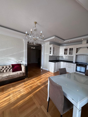 Продам трехкомнатную (3-комн.) квартиру, Юных Ленинцев (Центральный р-н) ул, 10, Сочи г