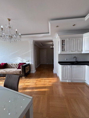 Продам трехкомнатную (3-комн.) квартиру, Юных Ленинцев (Центральный р-н) ул, 10, Сочи г