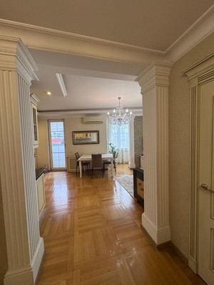 Продам трехкомнатную (3-комн.) квартиру, Юных Ленинцев (Центральный р-н) ул, 10, Сочи г