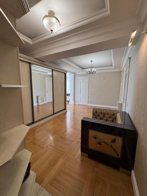 Продам трехкомнатную (3-комн.) квартиру, Юных Ленинцев (Центральный р-н) ул, 10, Сочи г