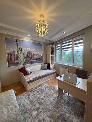 Продам трехкомнатную (3-комн.) квартиру, Юных Ленинцев (Центральный р-н) ул, 10, Сочи г