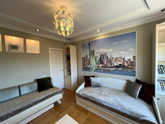 Продам трехкомнатную (3-комн.) квартиру, Юных Ленинцев (Центральный р-н) ул, 10, Сочи г