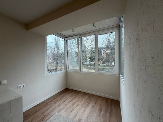 Продам трехкомнатную (3-комн.) квартиру, Фрунзе ул, 35, Туапсе г