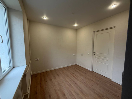 Продам трехкомнатную (3-комн.) квартиру, Фрунзе ул, 35, Туапсе г