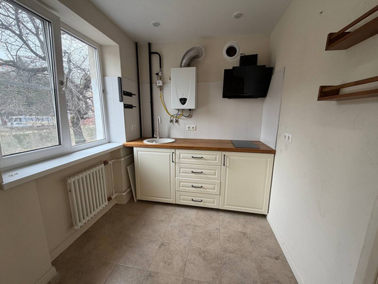 Продам трехкомнатную (3-комн.) квартиру, Фрунзе ул, 35, Туапсе г