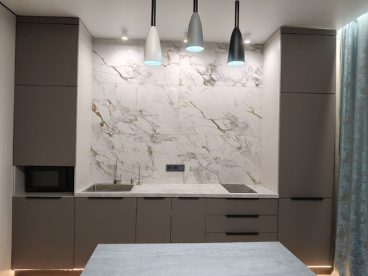 Продам однокомнатную (1-комн.) квартиру, Строителей ул, 113, Ханты-Мансийск г