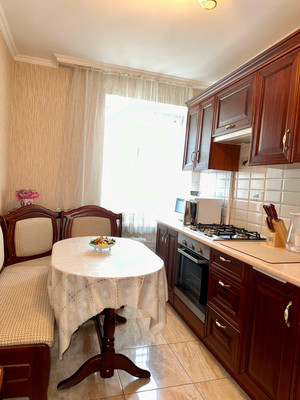 Продам трехкомнатную (3-комн.) квартиру, Пролетарская ул, 13, Адыгейск г