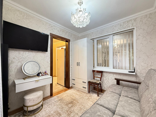 Продам трехкомнатную (3-комн.) квартиру, Коллонтай ул, 8, Нальчик г