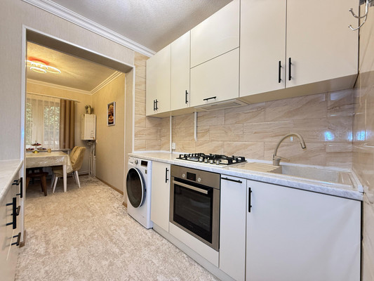 Продам трехкомнатную (3-комн.) квартиру, Коллонтай ул, 8, Нальчик г