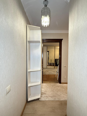 Продам трехкомнатную (3-комн.) квартиру, Коллонтай ул, 8, Нальчик г