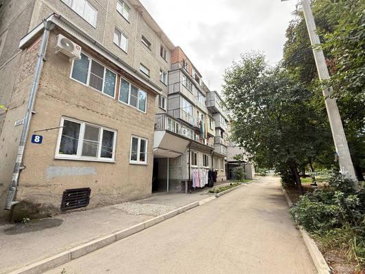 Продам трехкомнатную (3-комн.) квартиру, Коллонтай ул, 8, Нальчик г