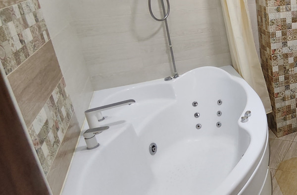 Продам трехкомнатную (3-комн.) квартиру, Мира ул, 40А, Пенза г