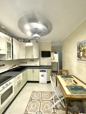 Продам трехкомнатную (3-комн.) квартиру, Кавказский б-р, 29к2, Москва г