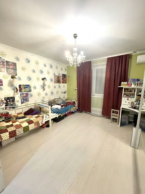 Продам трехкомнатную (3-комн.) квартиру, Кавказский б-р, 29к2, Москва г