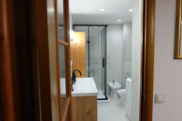 Продам двухкомнатную (2-комн.) квартиру, Маленковская ул, 12, Москва г