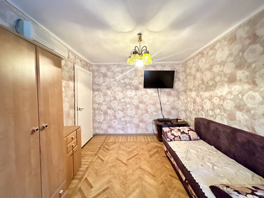 Продам трехкомнатную (3-комн.) квартиру, Зорге ул, 50, Ростов-на-Дону г