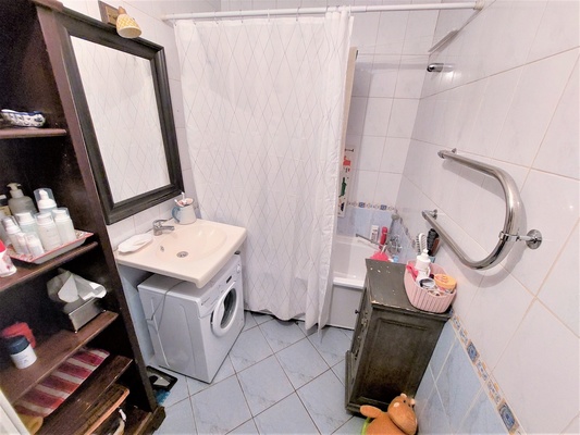 Продам трехкомнатную (3-комн.) квартиру, Академика Комарова ул, 3к2, Москва г