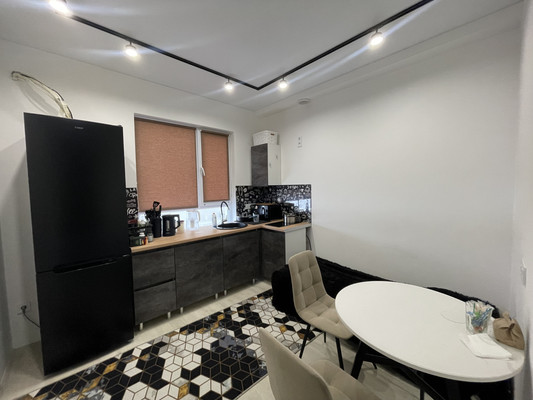 Продам двухкомнатную (2-комн.) квартиру, Александра Суворова пр-кт, 15К11, Симферополь г