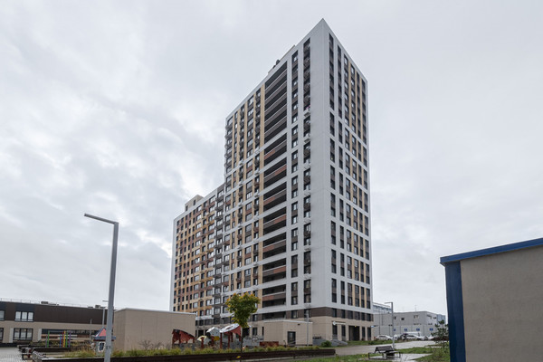 Продам однокомнатную (1-комн.) квартиру, Эйнштейна б-р, 1, Новоивановское рп