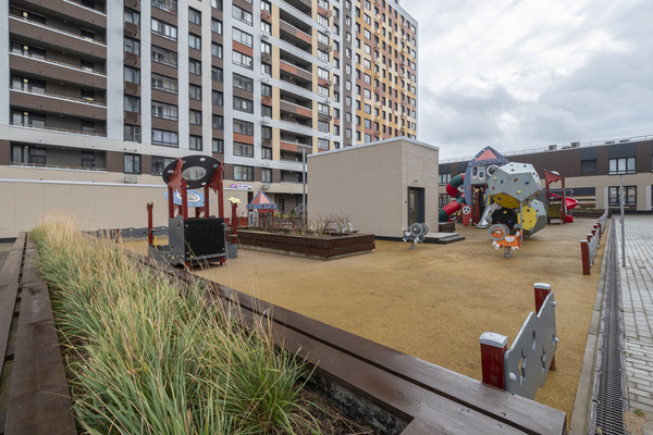 Продам однокомнатную (1-комн.) квартиру, Эйнштейна б-р, 1, Новоивановское рп