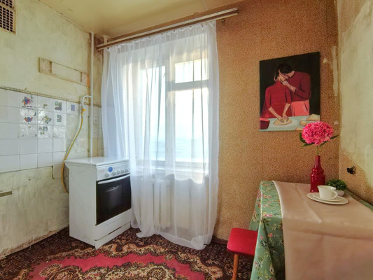 Продам трехкомнатную (3-комн.) квартиру, Трофимова ул, 4кб, Москва г