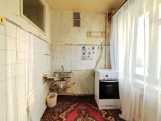 Продам трехкомнатную (3-комн.) квартиру, Трофимова ул, 4кб, Москва г