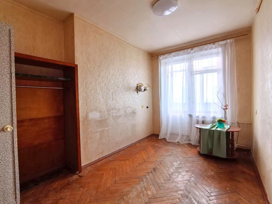 Продам трехкомнатную (3-комн.) квартиру, Трофимова ул, 4кб, Москва г