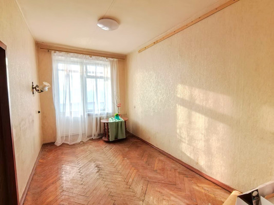 Продам трехкомнатную (3-комн.) квартиру, Трофимова ул, 4кб, Москва г
