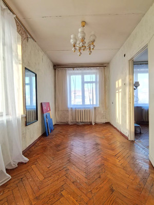 Продам трехкомнатную (3-комн.) квартиру, Трофимова ул, 4кб, Москва г