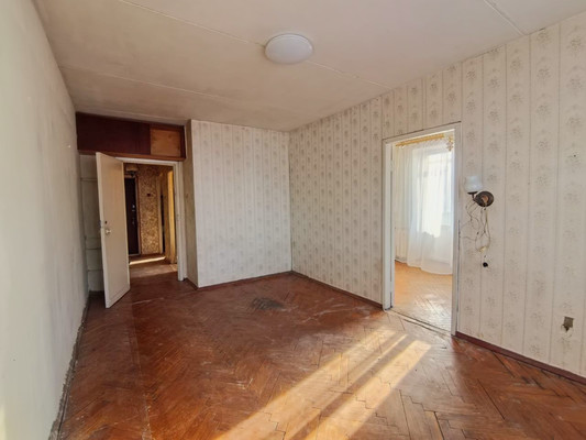 Продам трехкомнатную (3-комн.) квартиру, Трофимова ул, 4кб, Москва г