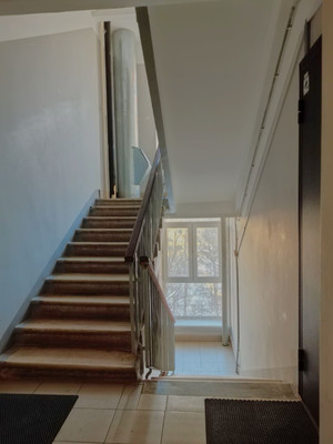 Продам трехкомнатную (3-комн.) квартиру, Трофимова ул, 4кб, Москва г