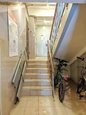 Продам трехкомнатную (3-комн.) квартиру, Трофимова ул, 4кб, Москва г