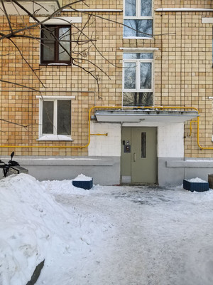 Продам трехкомнатную (3-комн.) квартиру, Трофимова ул, 4кб, Москва г