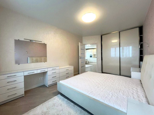 Продам двухкомнатную (2-комн.) квартиру, Шахматная ул, 2Б, Калининград г