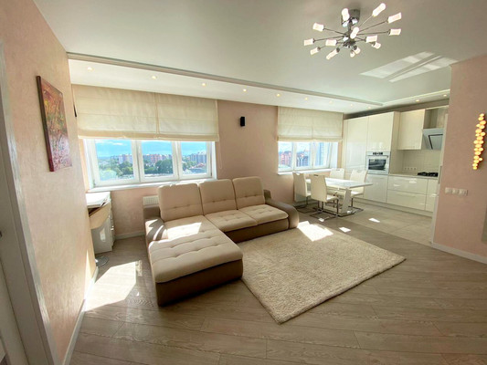 Продам двухкомнатную (2-комн.) квартиру, Шахматная ул, 2Б, Калининград г