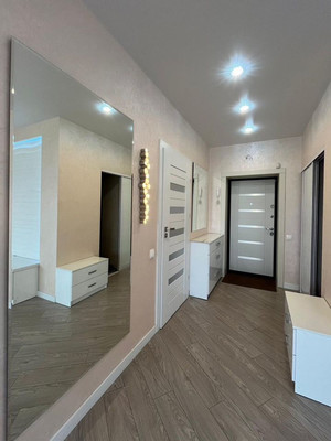 Продам двухкомнатную (2-комн.) квартиру, Шахматная ул, 2Б, Калининград г