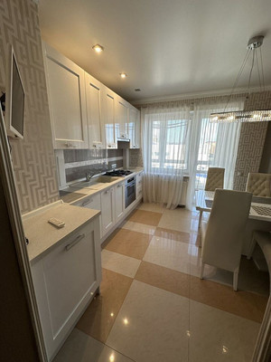 Продам трехкомнатную (3-комн.) квартиру, Римская ул, 20, Калининград г