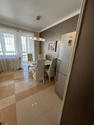 Продам трехкомнатную (3-комн.) квартиру, Римская ул, 20, Калининград г