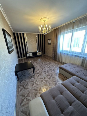 Продам трехкомнатную (3-комн.) квартиру, Римская ул, 20, Калининград г