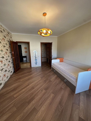 Продам трехкомнатную (3-комн.) квартиру, Римская ул, 20, Калининград г