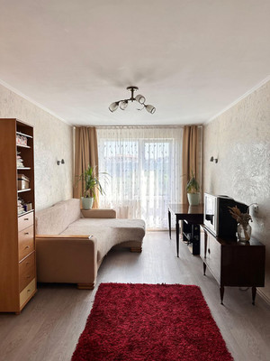 Продам трехкомнатную (3-комн.) квартиру, Артиллерийская ул, 35, Калининград г