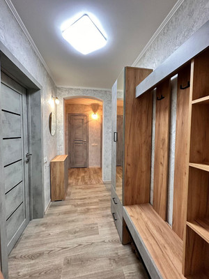 Продам трехкомнатную (3-комн.) квартиру, Артиллерийская ул, 35, Калининград г