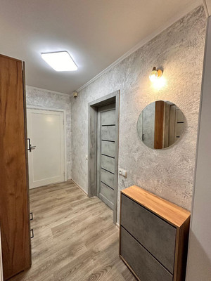 Продам трехкомнатную (3-комн.) квартиру, Артиллерийская ул, 35, Калининград г