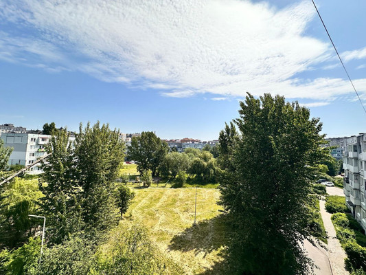 Продам трехкомнатную (3-комн.) квартиру, Артиллерийская ул, 35, Калининград г