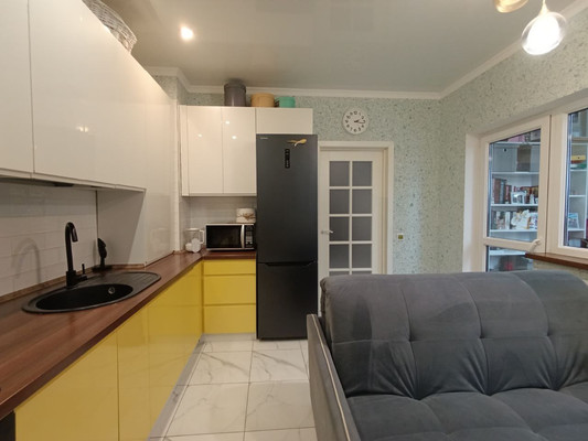 Продам однокомнатную (1-комн.) квартиру, Шахматная ул, 1б, Калининград г