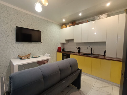 Продам однокомнатную (1-комн.) квартиру, Шахматная ул, 1б, Калининград г