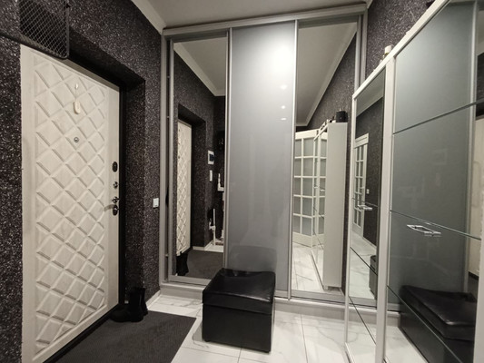 Продам однокомнатную (1-комн.) квартиру, Шахматная ул, 1б, Калининград г